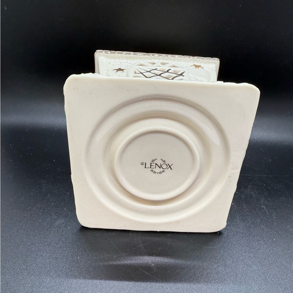 Lenox Occasions Halloween haunted house votive candle display - Picture 6 of 7